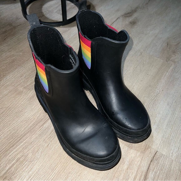 Chooka Ballard Rain Boots - Black/Multicolor Rainbow - Size: US7 - Picture 8 of 16